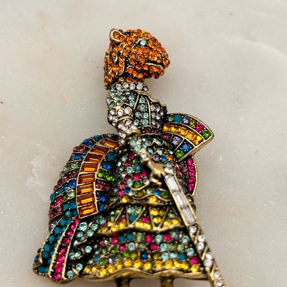 Heidi Daus Fabulous Crystal Cat Brooch Pin Sparke Cat in Dress with Hat and Cane - Picture 7 of 7